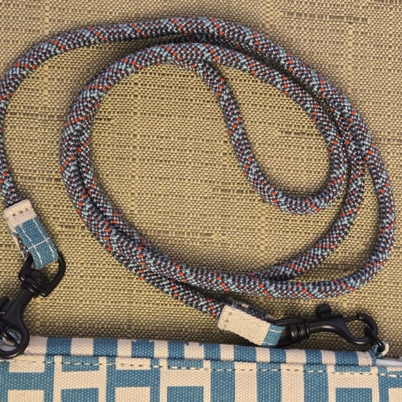 KAVU Go Time Bi-Fold Crossbody Wallet Purse Rope Strap Blue Travel City Scape - Picture 3 of 11